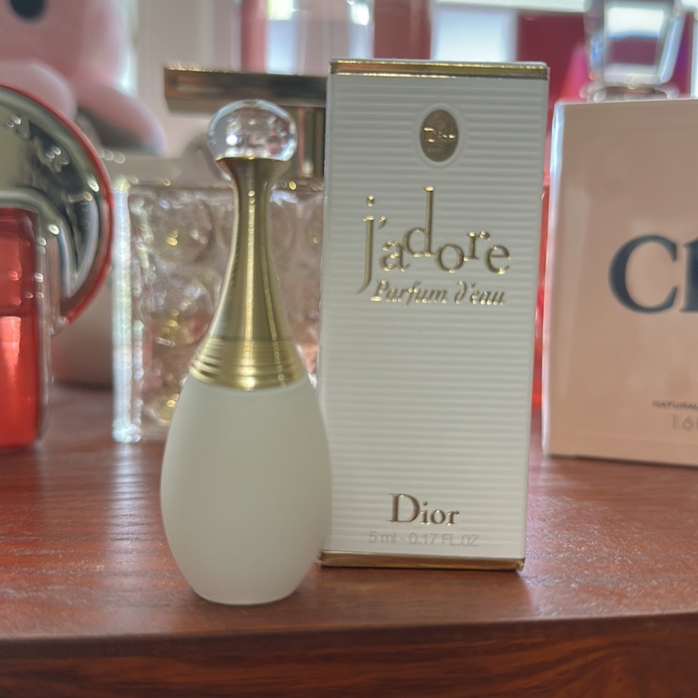 J’adore parfume d’eau (sample size 0.17 fl oz) - Picture 3 of 3